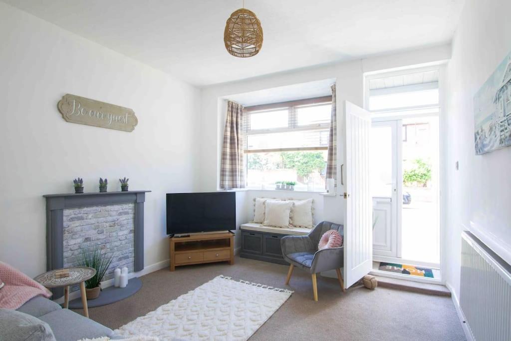 Beautiful 2 Bedroom House Close To The Seaside Клиторпс Экстерьер фото